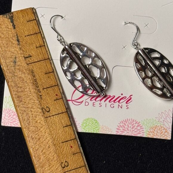 Premier Designs Silver Filigree Earrings 1.75 inch - Picture 4 of 4